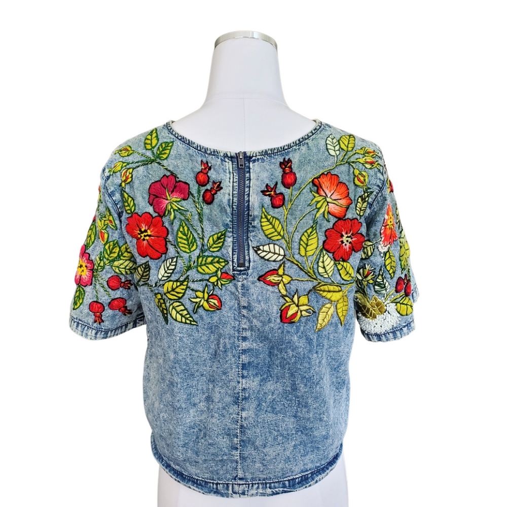 Embroidered Roses Denim Top Size M - Picture 5 of 16